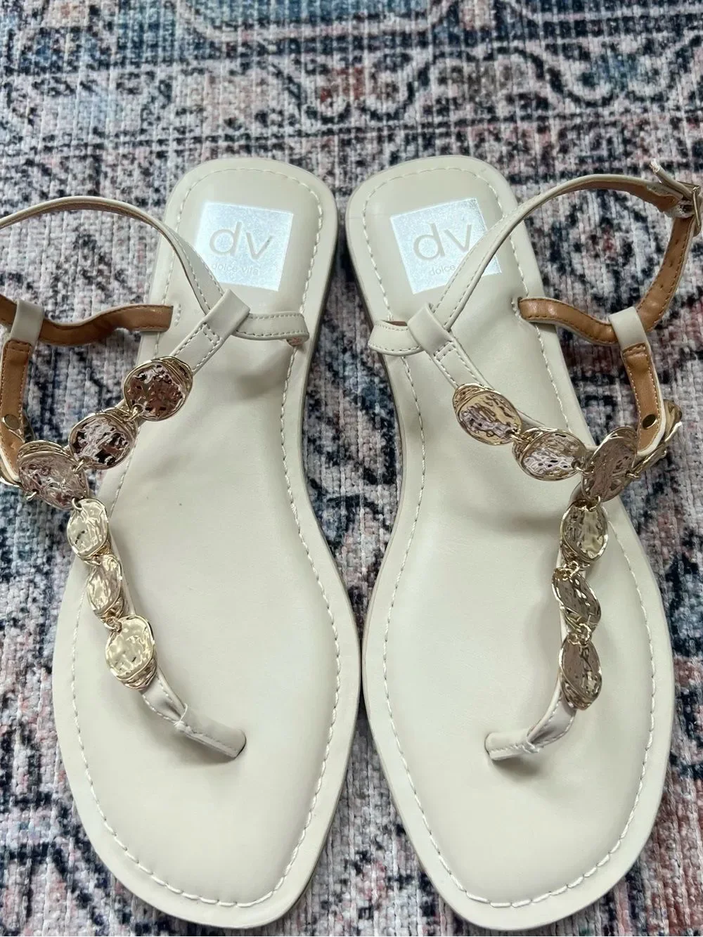 Dolce Vita Jorjie Neutral T-Strap Sandals Hammered Gold Coin Accents Size 8.5